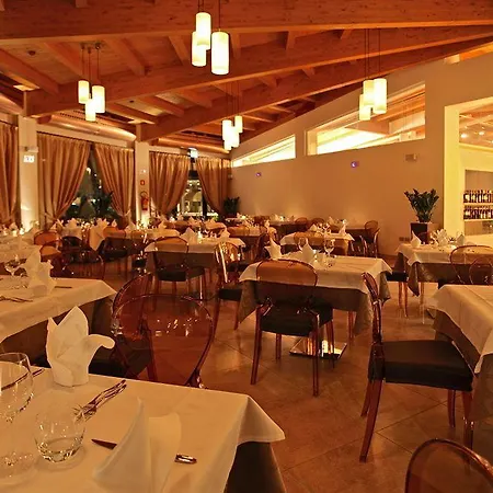 Hotell Grand 4*
