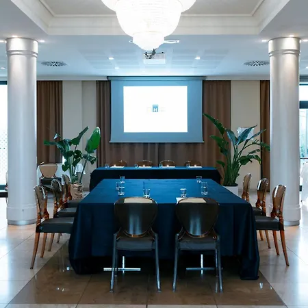 Ξενοδοχείο Grand