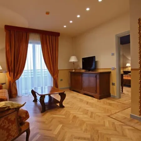 Hotel Grand 4*