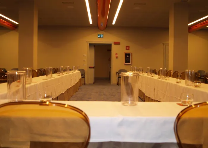 Grand فندق فورلي