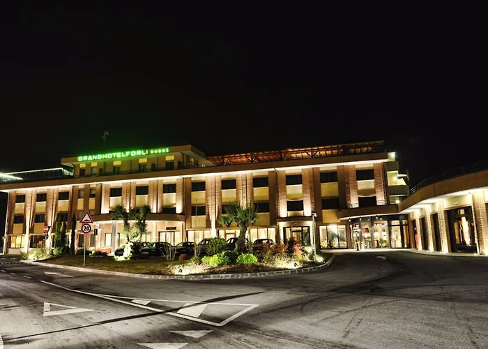 Grand فندق